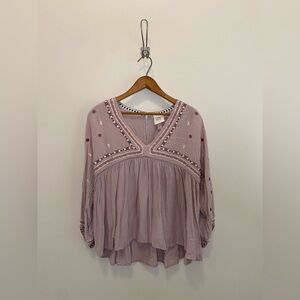 Knox Rose Dusty Lavender Embroidered V-Neck Blouse